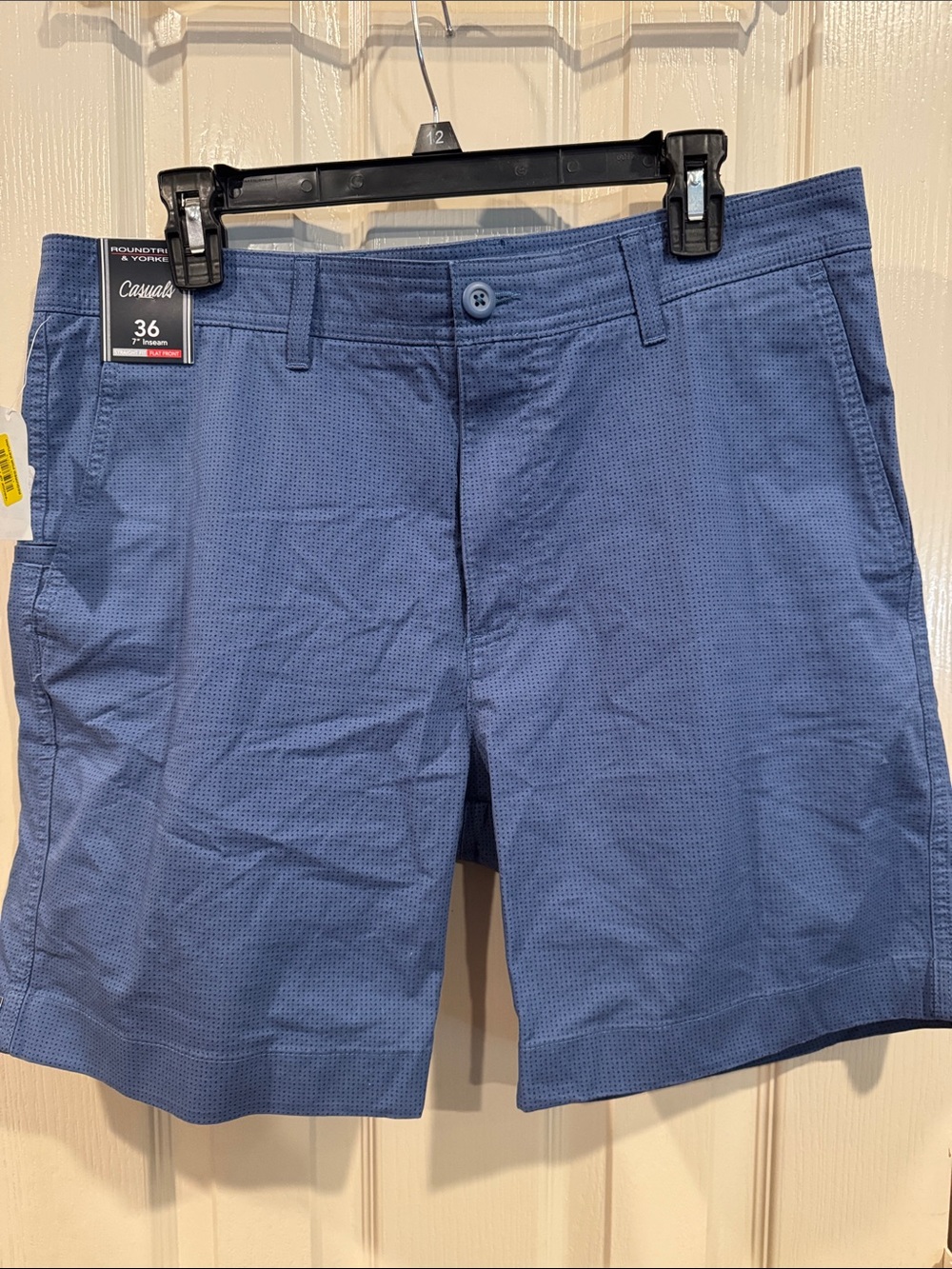 NWT - Roundtree & Yorke Men’s Blue “Casuals” pattern shorts. Sz 36